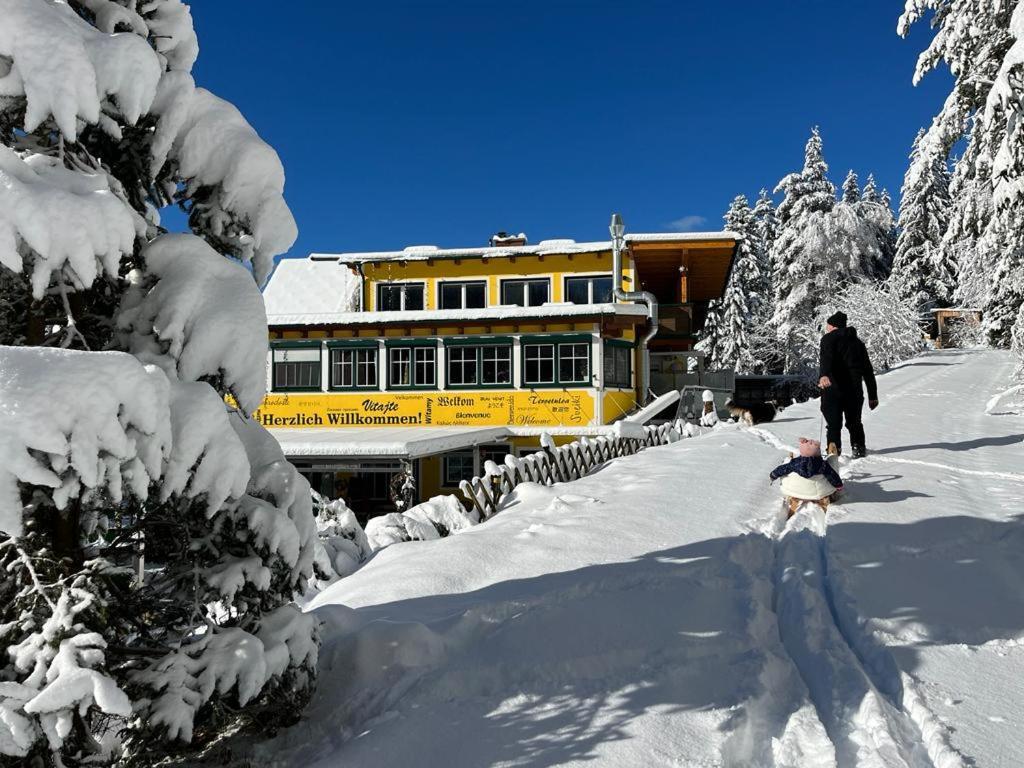 Gasthof Klug Zum Ehrensepp Modriach Exterior foto